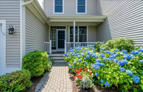 Exterior - 14 Stony Brook Dr, Mashpee, MA 02649 photo 2 of 6