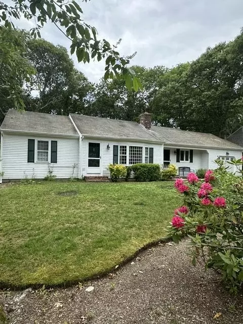 63 White Rock Rd, Yarmouth Port, MA 02675