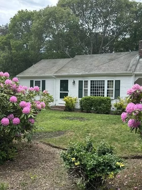63 White Rock Rd, Yarmouth Port, MA 02675