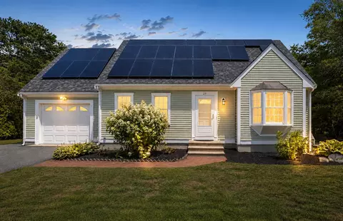 29 Sheffield Pl, Mashpee, MA 02649