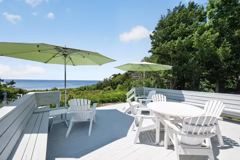 Exterior - 7 Gull Ln, Cataumet, MA 02534 photo 4 of 7
