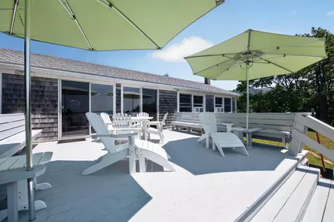 Exterior - 7 Gull Ln, Cataumet, MA 02534 photo 3 of 7