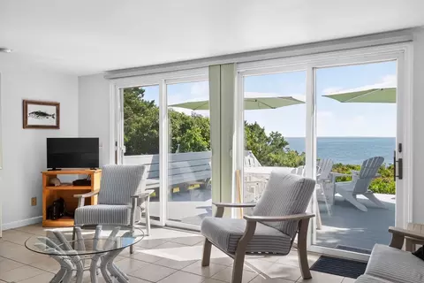 Living - 7 Gull Ln, Cataumet, MA 02534 photo 3 of 4