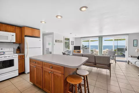 Kitchen - 7 Gull Ln, Cataumet, MA 02534 photo 4 of 4