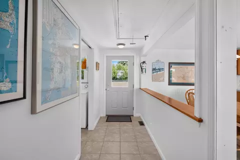 Entry Way - 7 Gull Ln, Cataumet, MA 02534 photo 1 of 2