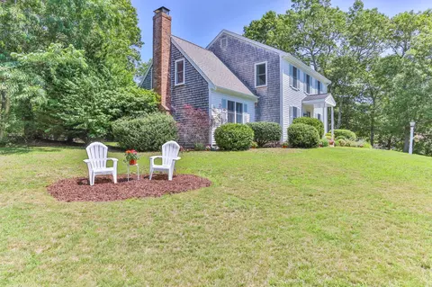 36 Waltham Cir, West Yarmouth, MA 02673