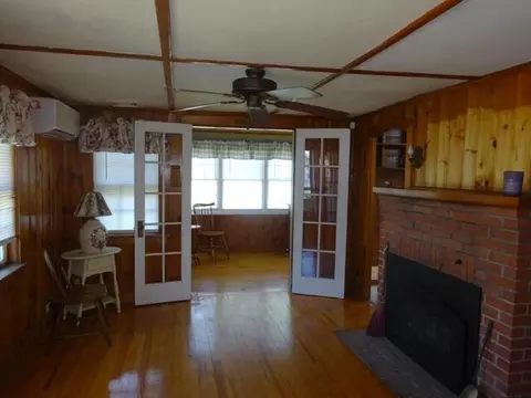 Living - 21 Vernal St, Wareham, MA 02571 photo 1 of 6