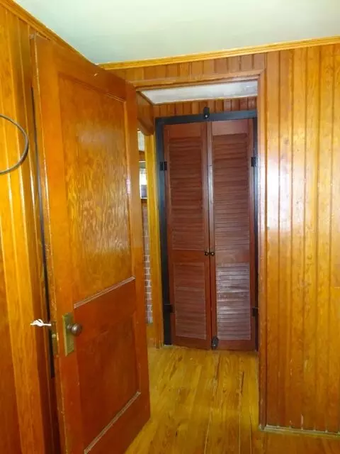 Entry Way - 21 Vernal St, Wareham, MA 02571 photo 1 of 1