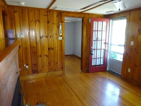 Living - 21 Vernal St, Wareham, MA 02571 photo 4 of 6