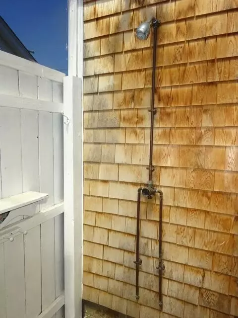 Bath - 21 Vernal St, Wareham, MA 02571 photo 3 of 4