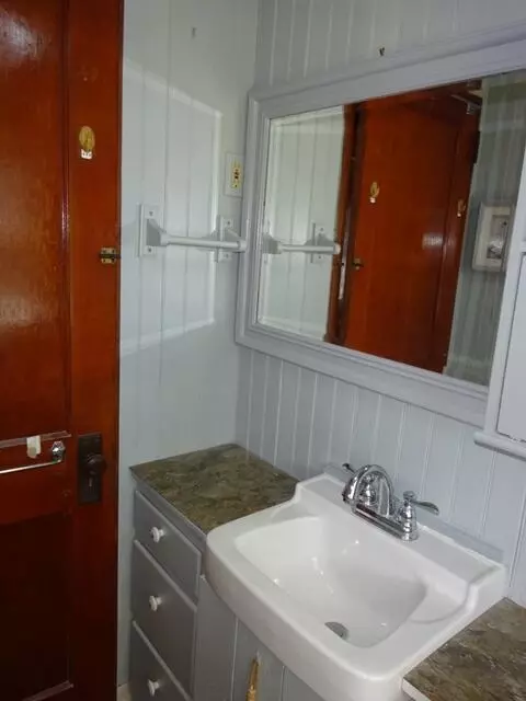 Bath - 21 Vernal St, Wareham, MA 02571 photo 2 of 4
