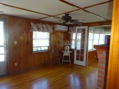 Living - 21 Vernal St, Wareham, MA 02571 photo 3 of 6