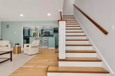 Entry Way - 90 Log Cabin Rd, Eastham, MA 02642 photo 4 of 8