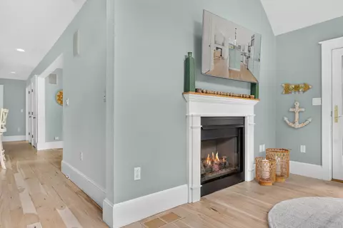 Entry Way - 90 Log Cabin Rd, Eastham, MA 02642 photo 1 of 8