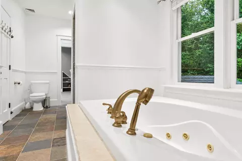 Bath - 90 Log Cabin Rd, Eastham, MA 02642 photo 1 of 3