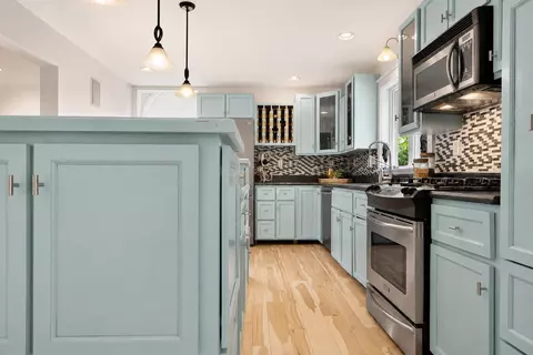 Kitchen - 90 Log Cabin Rd, Eastham, MA 02642 photo 1 of 3