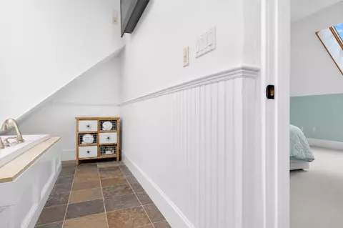 Entry Way - 90 Log Cabin Rd, Eastham, MA 02642 photo 5 of 8