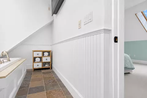 Entry Way - 90 Log Cabin Rd, Eastham, MA 02642 photo 5 of 7