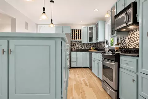 Kitchen - 90 Log Cabin Rd, Eastham, MA 02642 photo 1 of 3