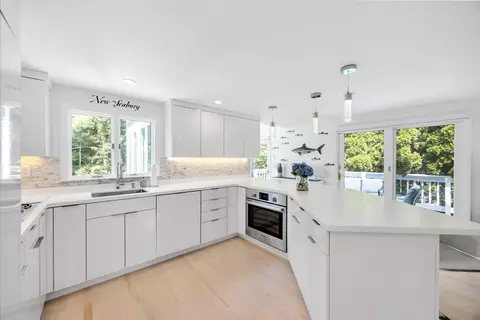 Kitchen - 15 Periwinkle Ln, Mashpee, MA 02649 photo 7 of 9
