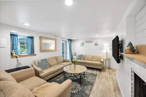 Living - 15 Periwinkle Ln, Mashpee, MA 02649 photo 6 of 7
