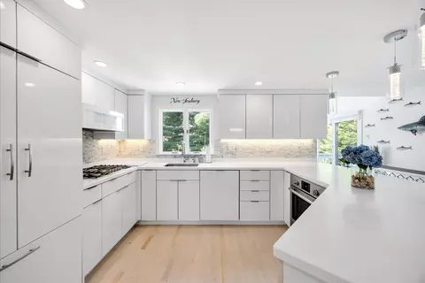 Kitchen - 15 Periwinkle Ln, Mashpee, MA 02649 photo 6 of 9