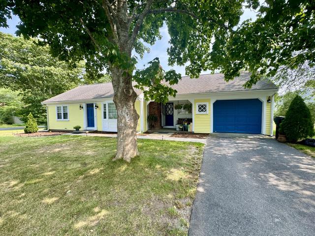 11 Gate Way St, South Yarmouth, MA 02664