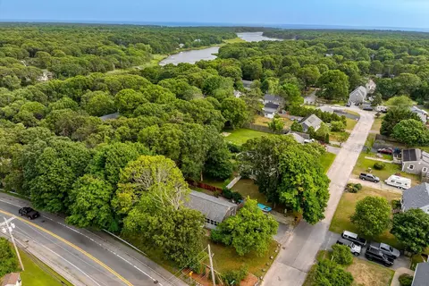 579 E Falmouth Hwy, East Falmouth, MA 02536