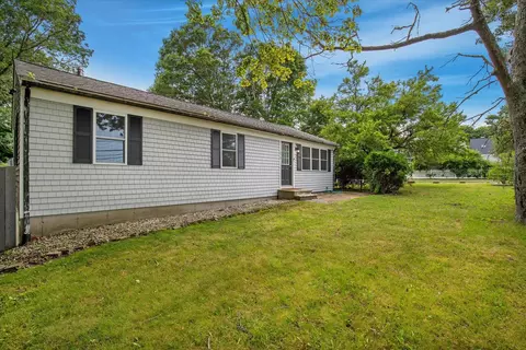 579 E Falmouth Hwy, East Falmouth, MA 02536