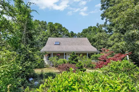 118 Algonquin Ave, Mashpee, MA 02649