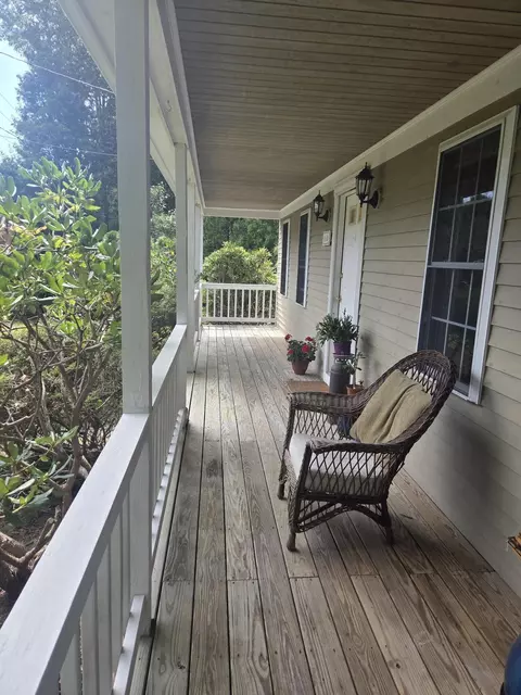 Exterior - 118 Algonquin Ave, Mashpee, MA 02649 photo 11 of 14