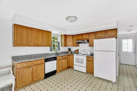 Kitchen - 118 Algonquin Ave, Mashpee, MA 02649 photo 3 of 4