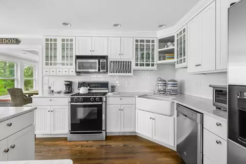 Kitchen - 10 Abbey Gate Rd, Cotuit, MA 02635 photo 5 of 5