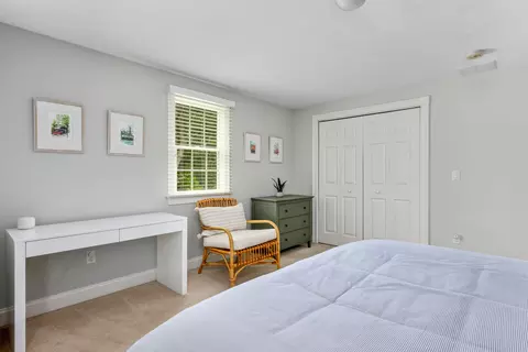 Bedroom - 10 Abbey Gate Rd, Cotuit, MA 02635 photo 9 of 17