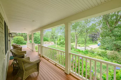 Exterior - 10 Abbey Gate Rd, Cotuit, MA 02635 photo 11 of 18