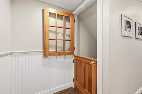 Entry Way - 10 Abbey Gate Rd, Cotuit, MA 02635 photo 4 of 4