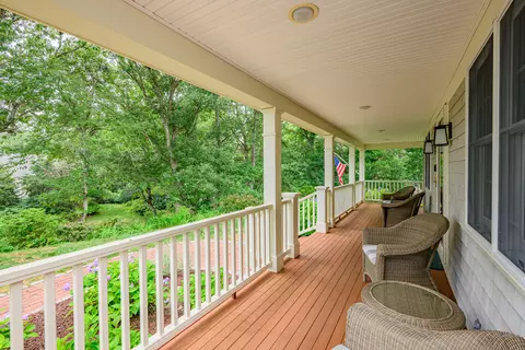 Exterior - 10 Abbey Gate Rd, Cotuit, MA 02635 photo 8 of 18