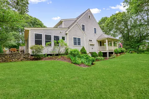 Exterior - 10 Abbey Gate Rd, Cotuit, MA 02635 photo 12 of 18