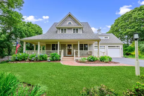 Exterior - 10 Abbey Gate Rd, Cotuit, MA 02635 photo 6 of 18