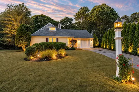 41 Eventide Ln, Hyannis, MA 02601