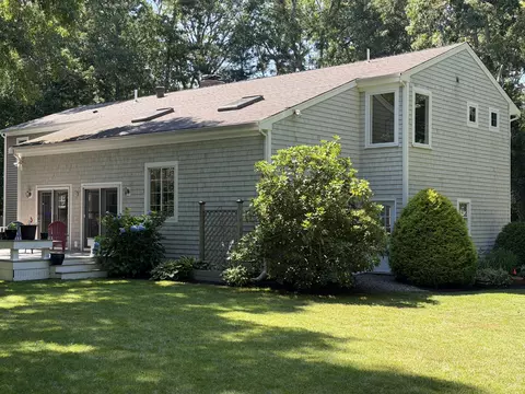Exterior - 536 Skunknet Rd, Centerville, MA 02632 photo 3 of 3