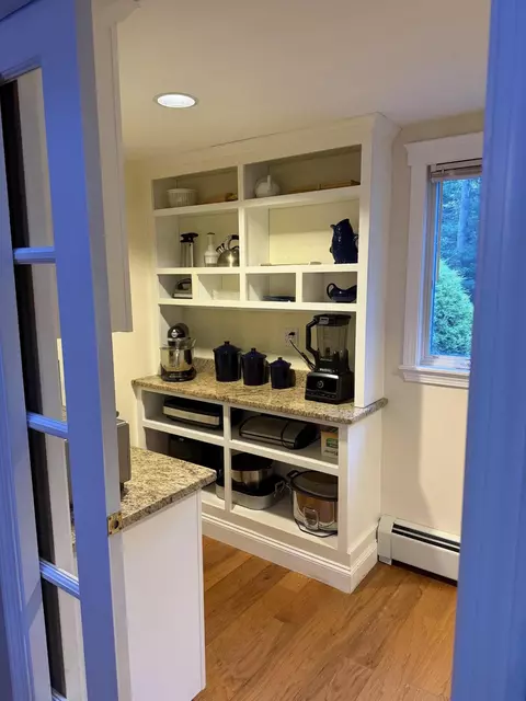 Kitchen - 536 Skunknet Rd, Centerville, MA 02632 photo 8 of 8
