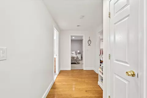 Entry Way - 536 Skunknet Rd, Centerville, MA 02632 photo 6 of 6