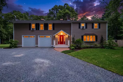 Exterior - 536 Skunknet Rd, Centerville, MA 02632 photo 2 of 6