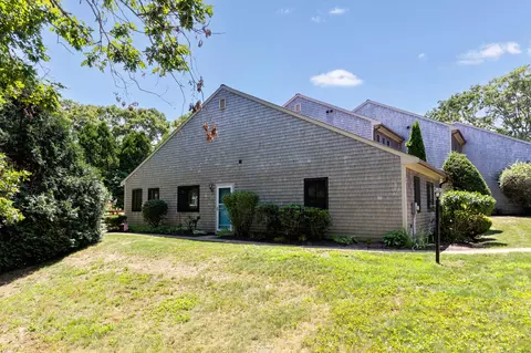 65 Roundhouse Rd UNIT 65, Buzzards Bay, MA 02532