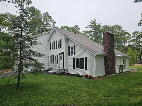 3 Viber Ln #1, Teaticket, MA 02536