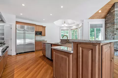 Kitchen - 20 Eagle Dr, Mashpee, MA 02649 photo 6 of 6