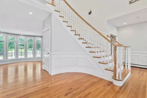 Entry Way - 20 Eagle Dr, Mashpee, MA 02649 photo 3 of 4