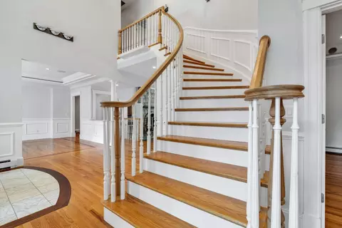 Entry Way - 20 Eagle Dr, Mashpee, MA 02649 photo 4 of 4