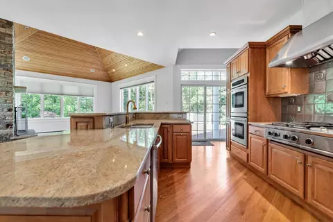 Kitchen - 20 Eagle Dr, Mashpee, MA 02649 photo 2 of 6